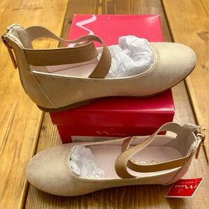 Nina Marissa Cross Strap Flat Rose gold Size 11 M